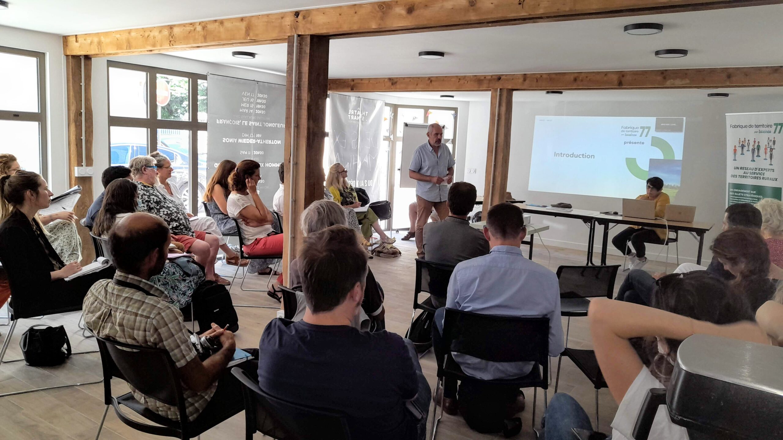 salle-polyvalente_conferene-scaled